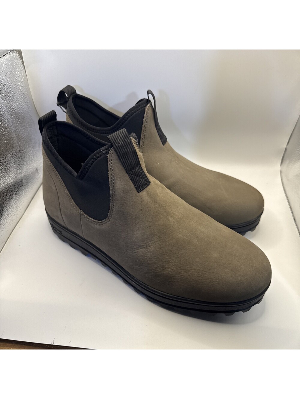 Men's Vibram Huckberry All Weather Storm Chelsea Boots Size 11 Mens